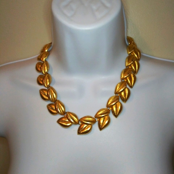 Vintage Gold Etched Double Leaf Necklace - Picture 1 of 7